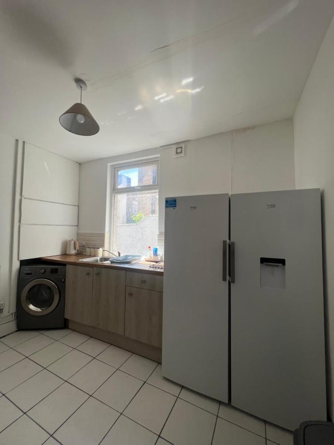Large 3 Bed - 10 Mins To Centre Villa Liverpool Buitenkant foto