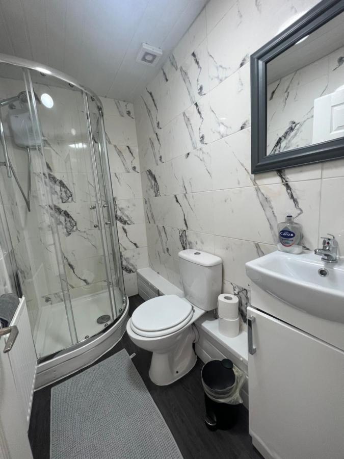 Large 3 Bed - 10 Mins To Centre Villa Liverpool Buitenkant foto